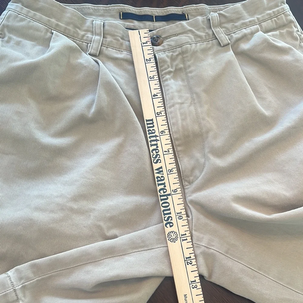 Nautica Rigger Shorts. Size 32 Mens. Tan khaki. Hiking outdoors lake